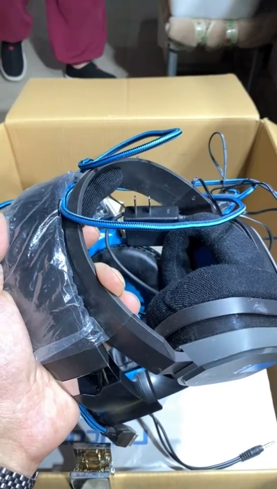 8新中古商品，瑕疵品，不保好坏。768