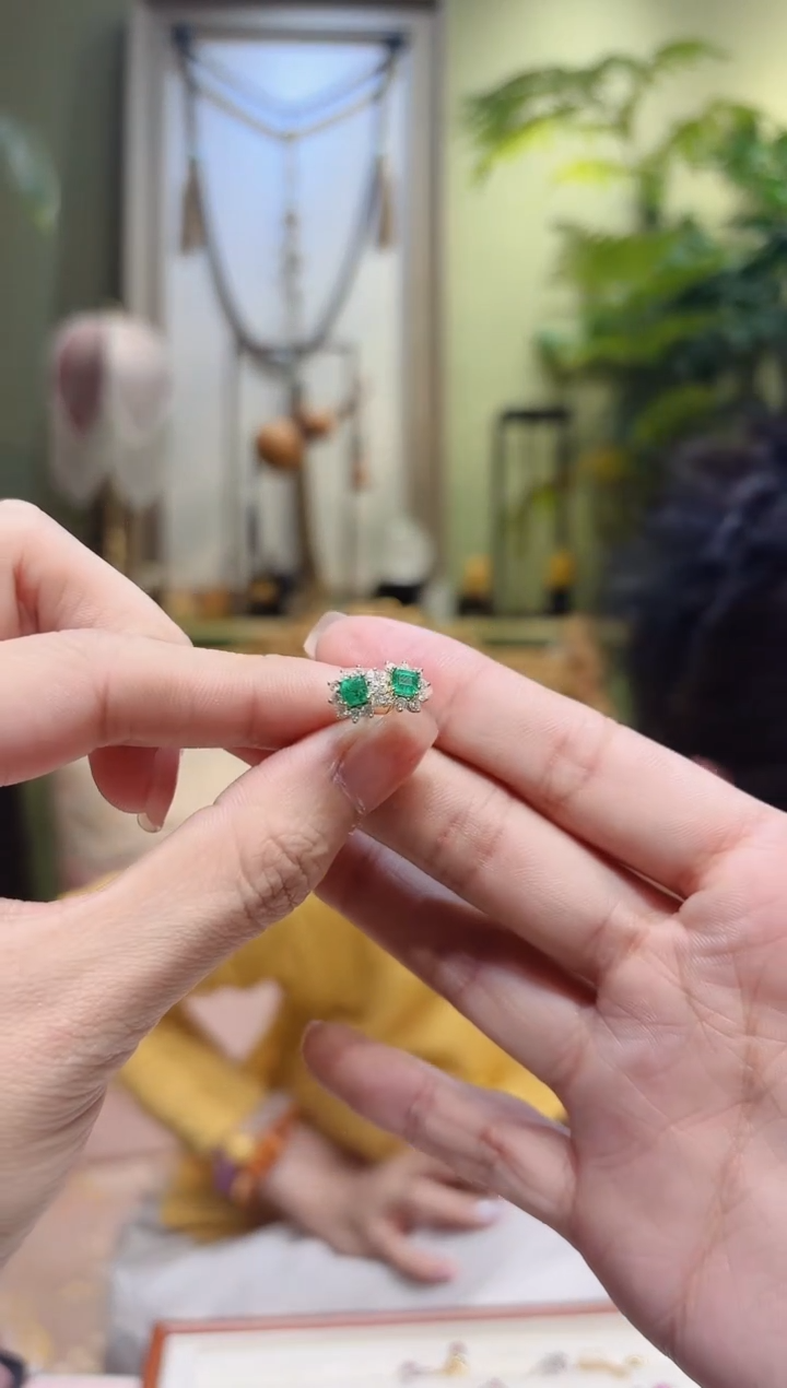 【闪购商品】祖母绿耳饰18K金镶嵌方糖祖母绿耳饰