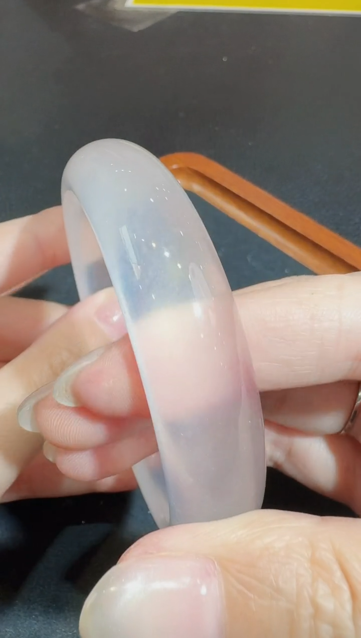 石英岩玉手镯未镶嵌发一件