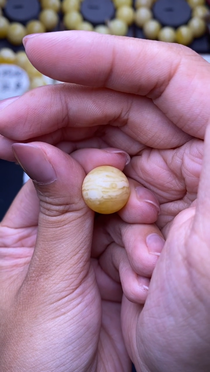 裸石琥珀未镶嵌大小姐珠宝124