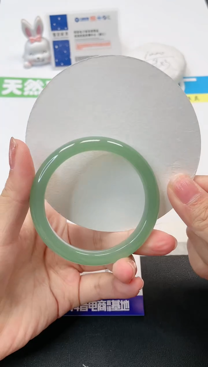 【闪购商品】石英质玉手镯未镶嵌22-55