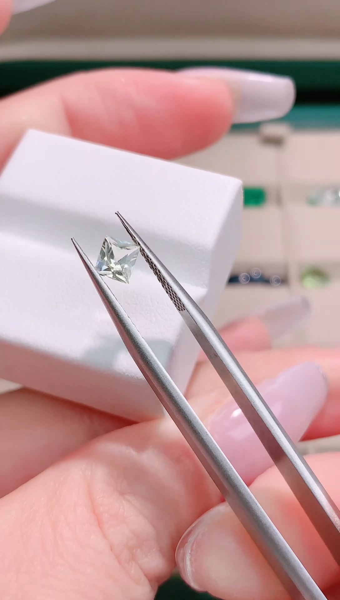 裸石蓝宝石公主方全净玻璃体0.48ct