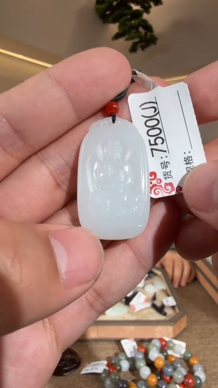 颈饰未镶嵌和田玉J猪狗