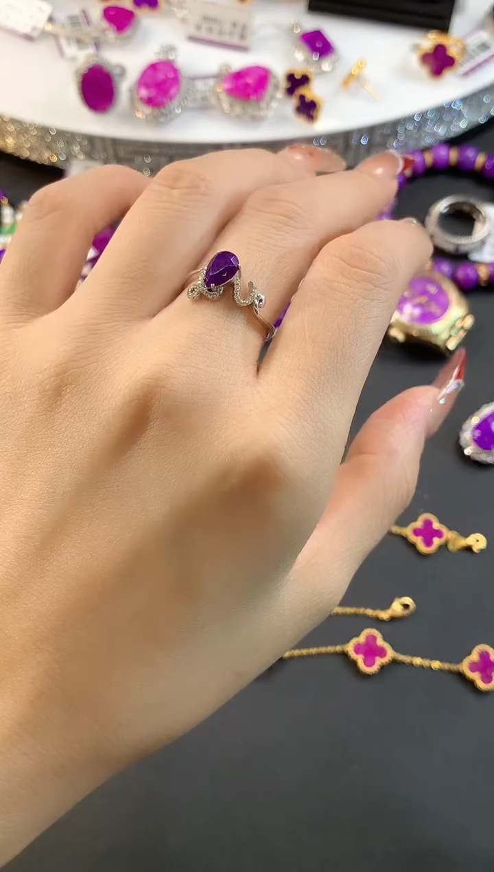 【闪购商品】苏纪石（舒俱来）.18K金镶嵌舒俱来戒指