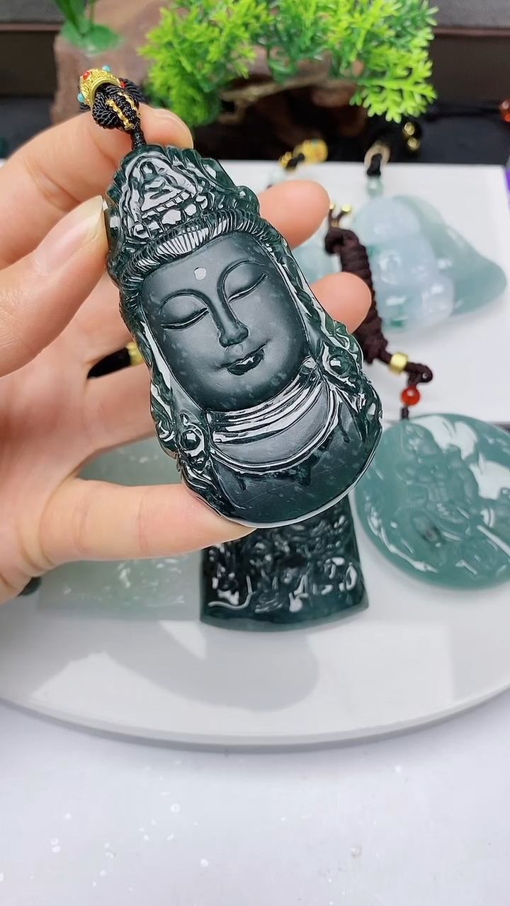【闪购商品】翡翠颈饰未镶嵌