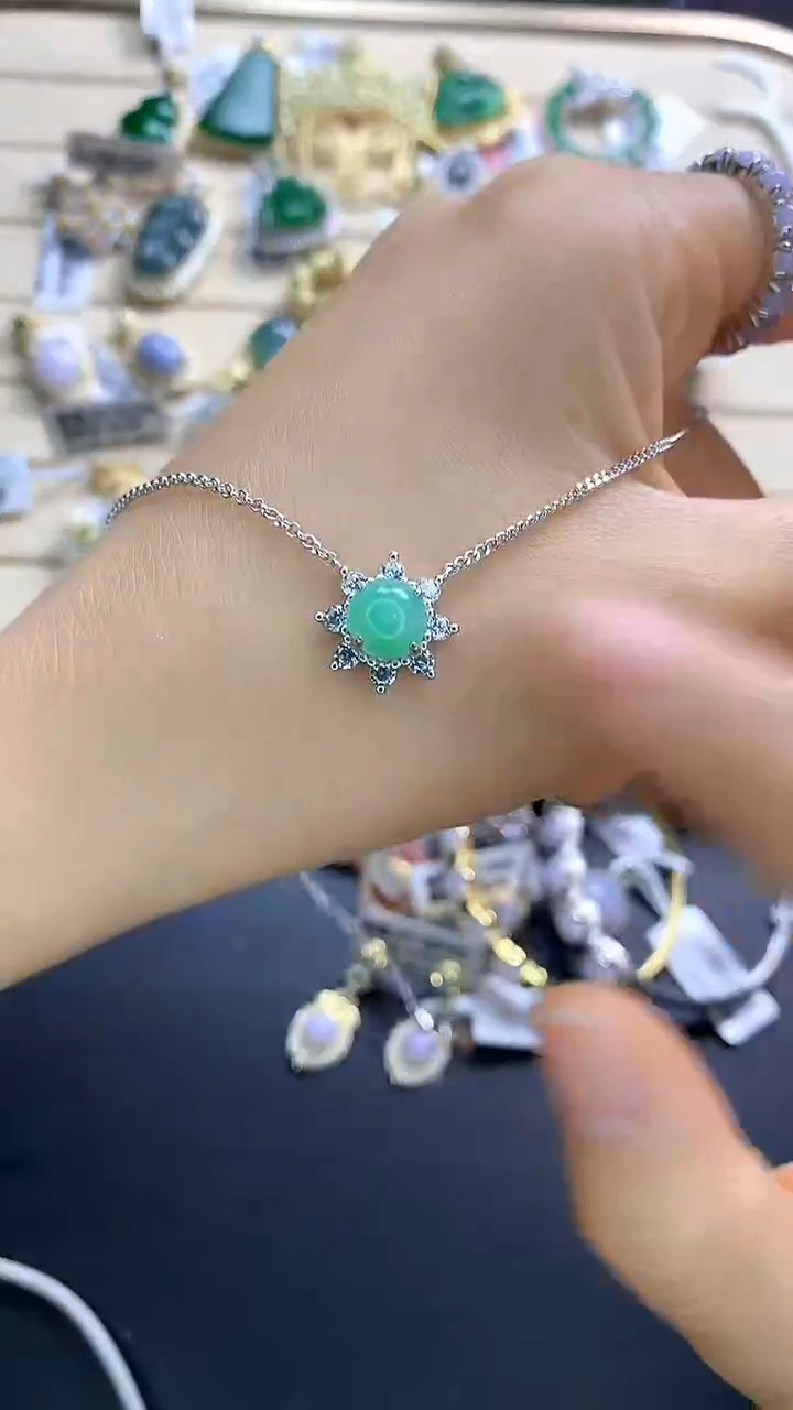 翡翠银S925镶嵌颈饰翡翠 银S925镶嵌 颈饰