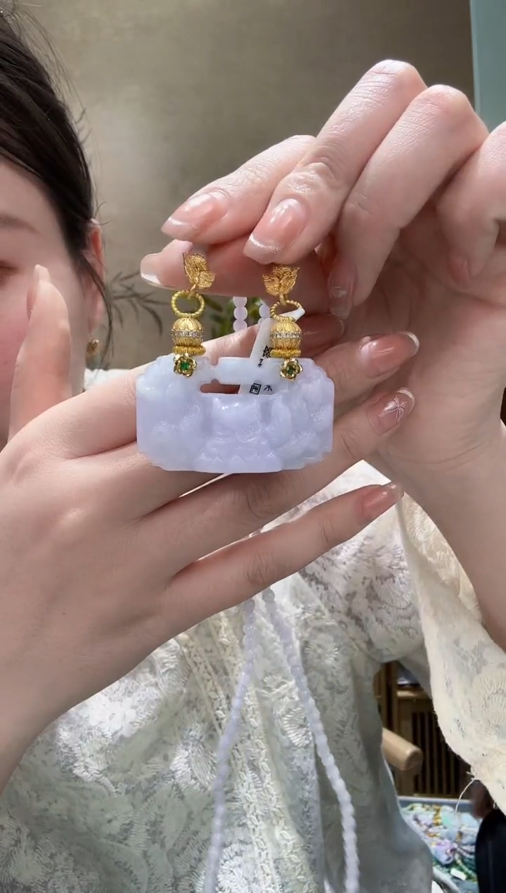 【闪购商品】翡翠未镶嵌颈饰吊坠