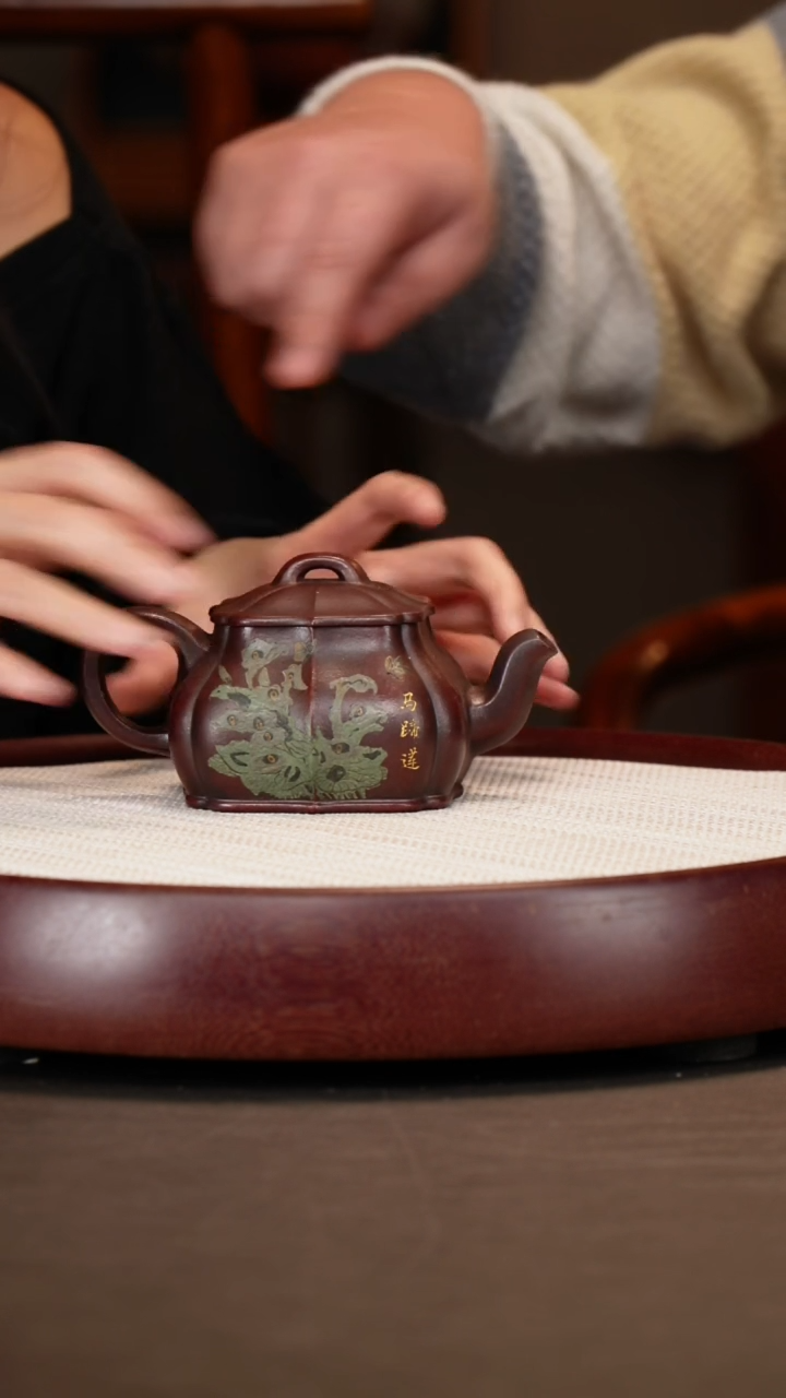 【闪购商品】紫砂茶壶筋纹乾坤+挂历