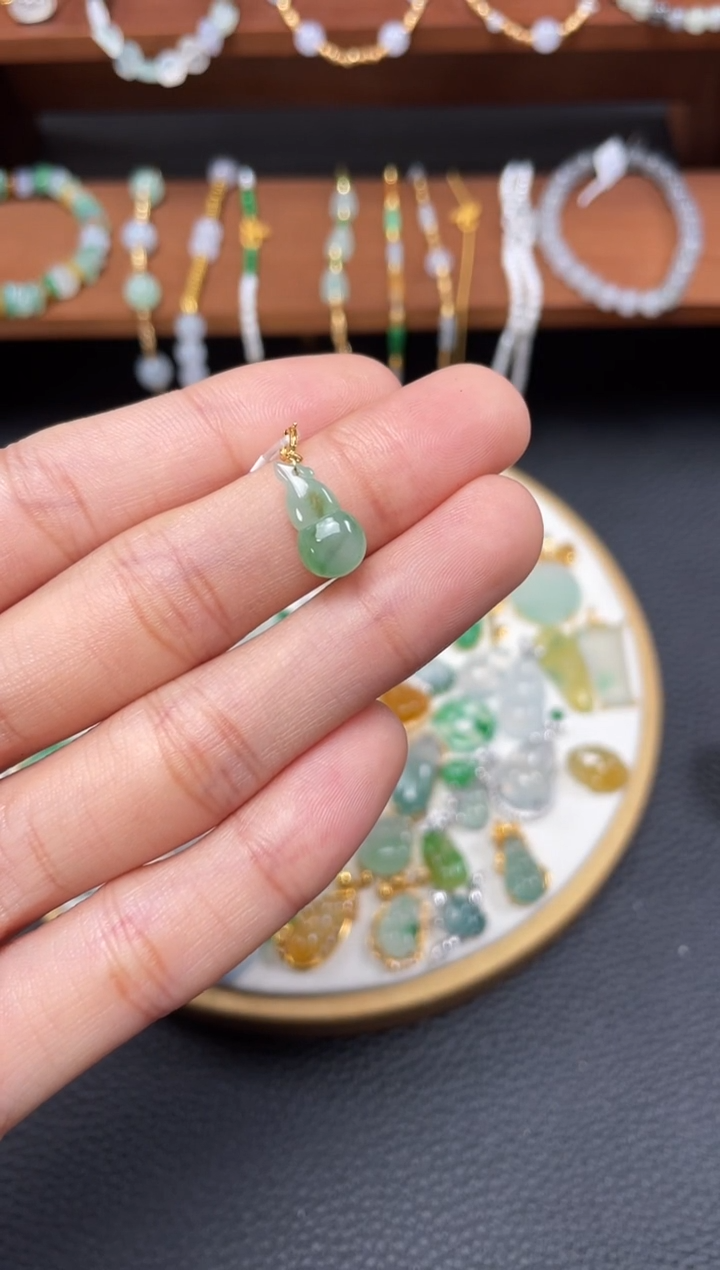 【闪购商品】翡翠吊坠(不含链)18K金镶嵌一个  JK691