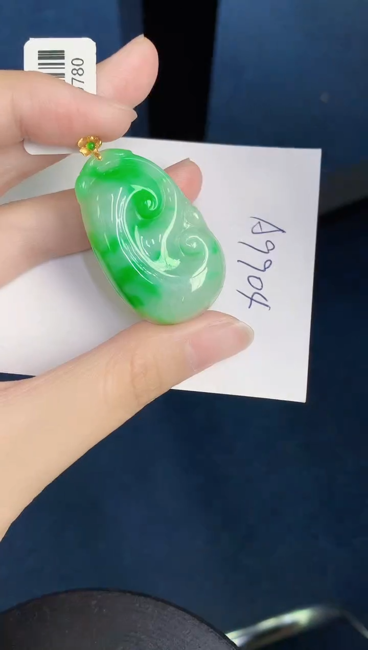 翡翠18K金镶嵌颈饰天然翡翠緬甸A貨