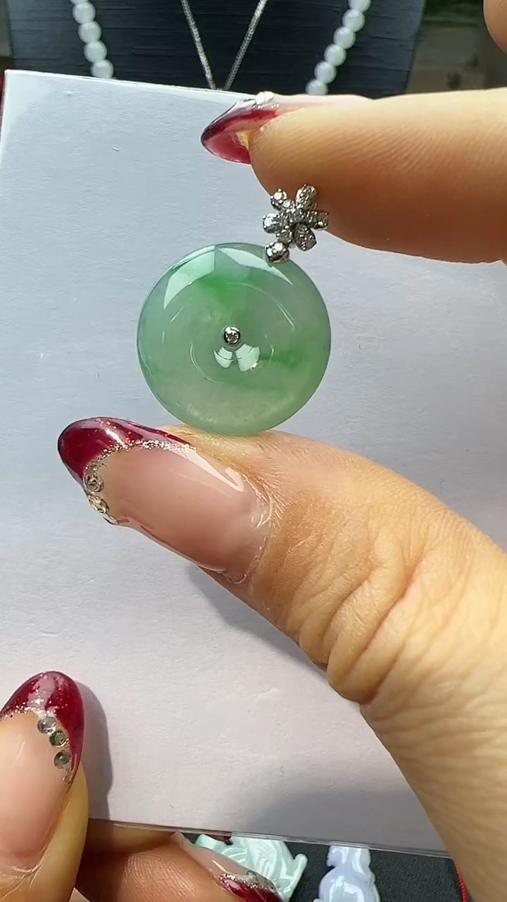 【闪购商品】翡翠颈饰18K金镶嵌平安扣