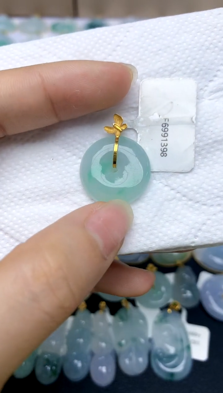 翡翠18K金镶嵌颈饰天然A货翡翠