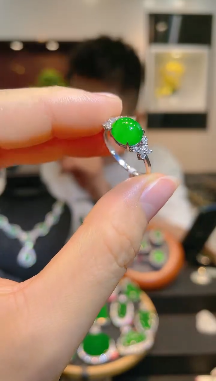 翡翠18K金镶嵌颈饰A42天然A货翡翠戒指