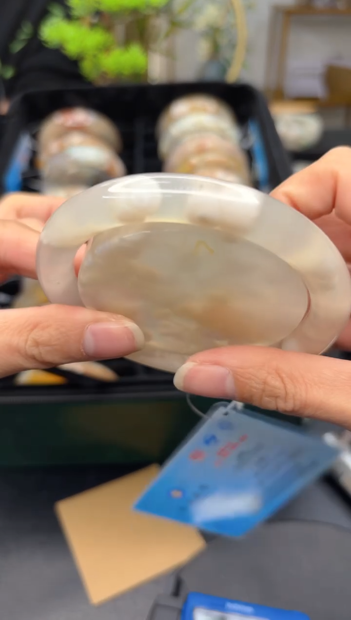 【闪购商品】石英质玉手镯未镶嵌C544(63圈赠送镯心)