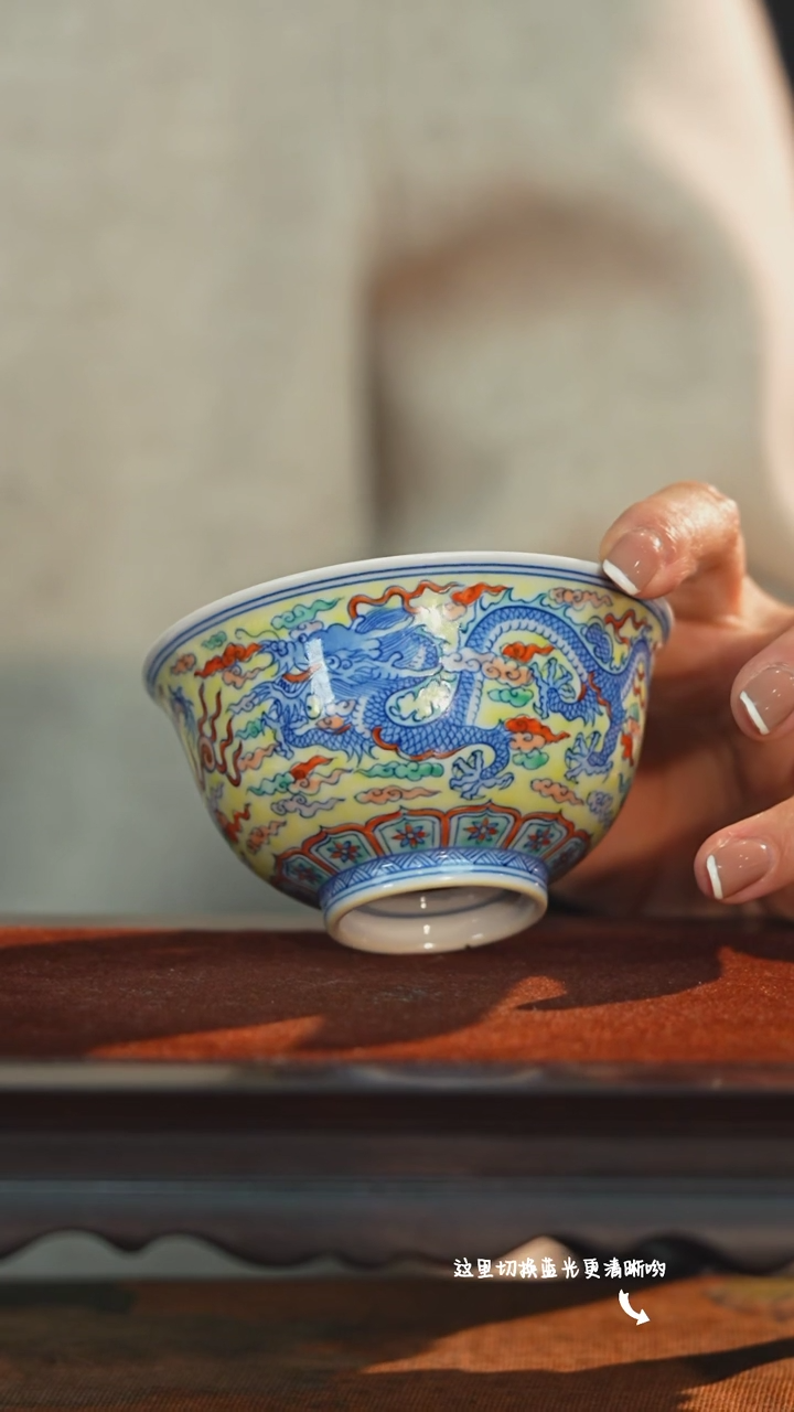 【闪购商品】馆藏级斗彩女将军—涂杏花大师