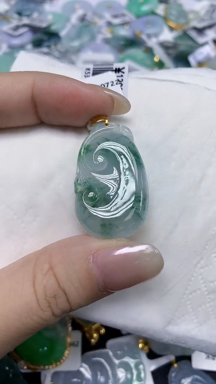 翡翠18K金镶嵌颈饰天然缅甸翡翠A货