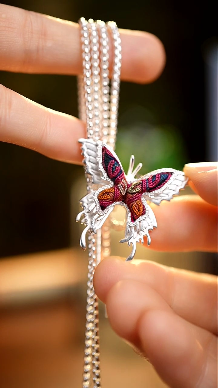 刺绣私人定制苗族手工限定092W9520