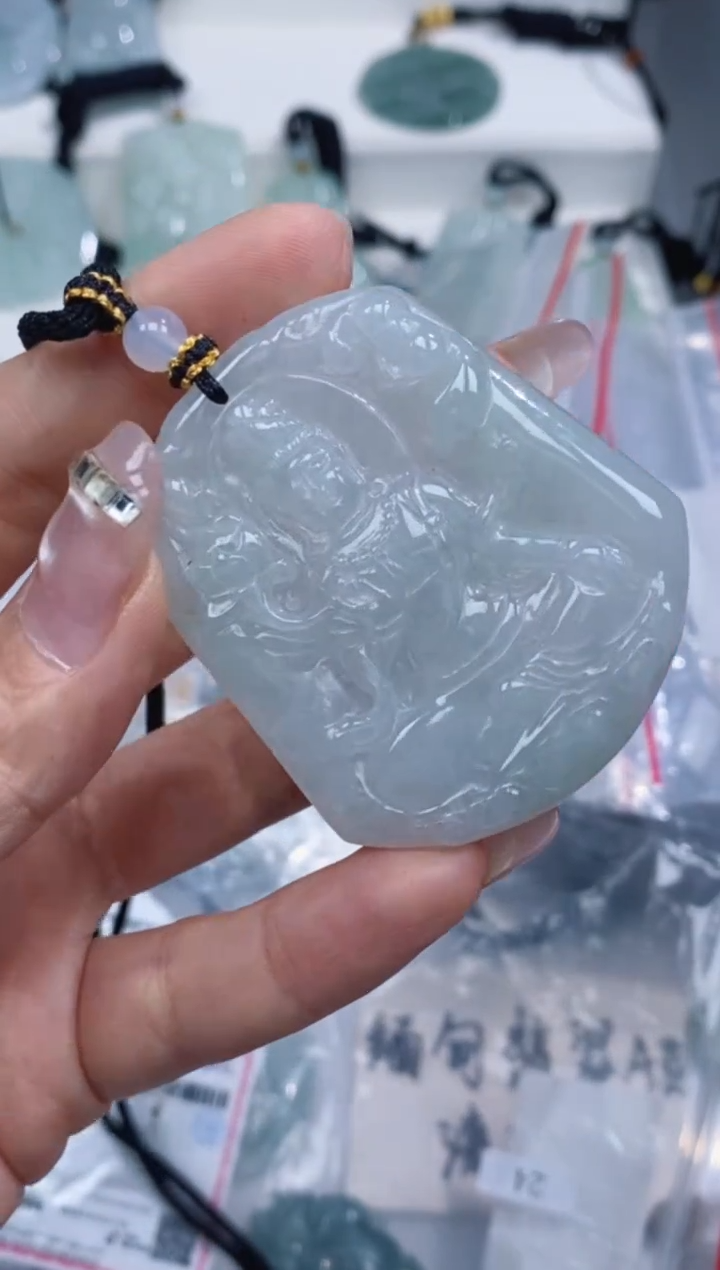 颈饰未镶嵌翡翠吊坠