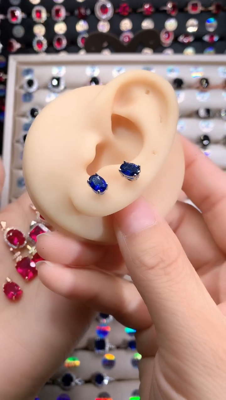 【闪购商品】蓝宝石耳饰银S925镶嵌银色5.7