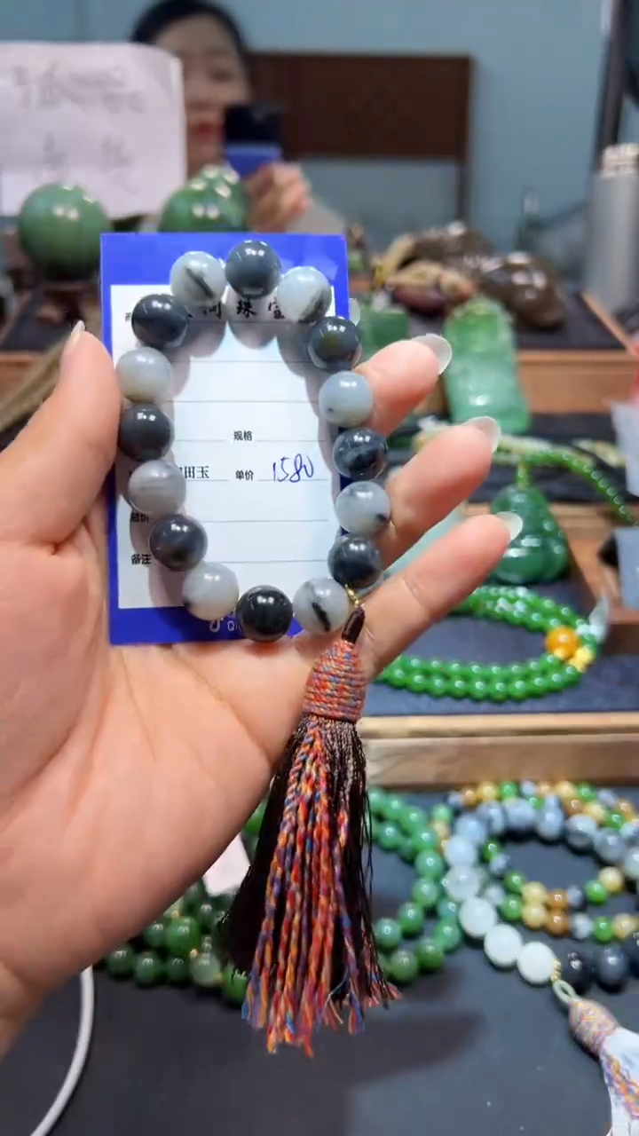 未镶嵌手串和田玉1