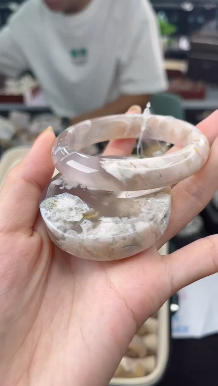 【闪购商品】石英质玉手镯未镶嵌55圈口（赠品镯心）1571071