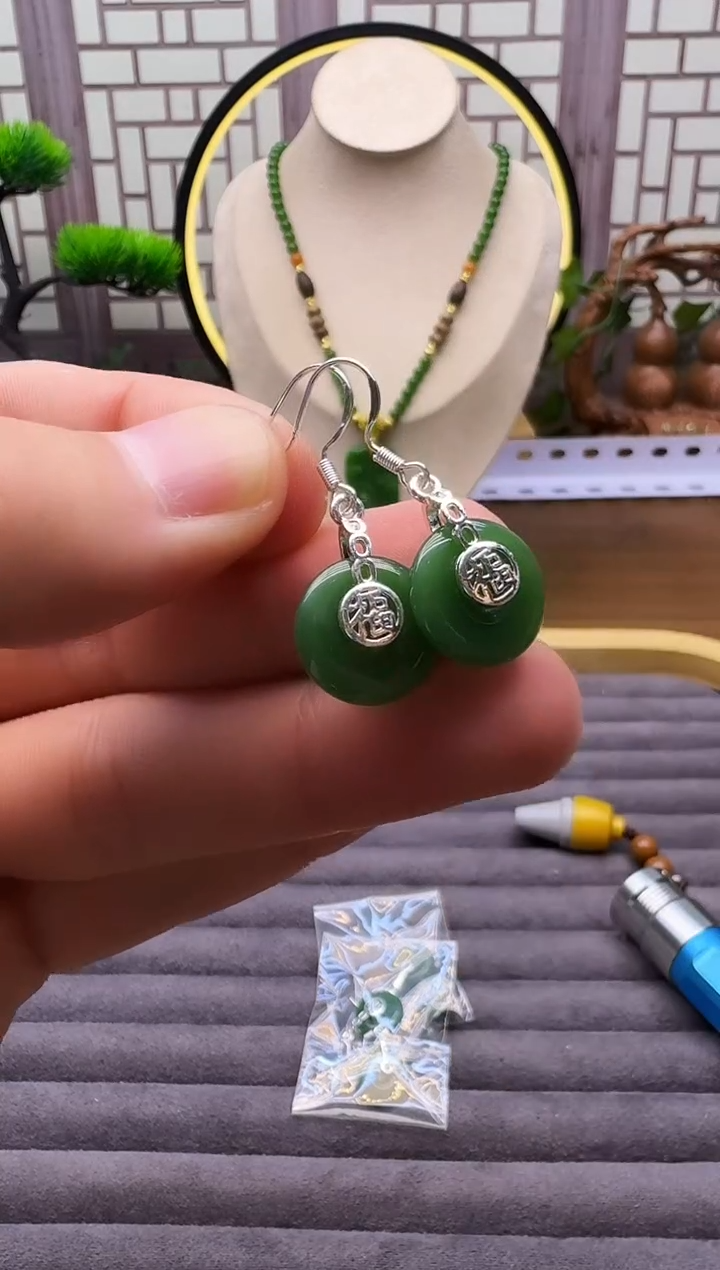 银S925镶嵌和田玉耳饰E141        