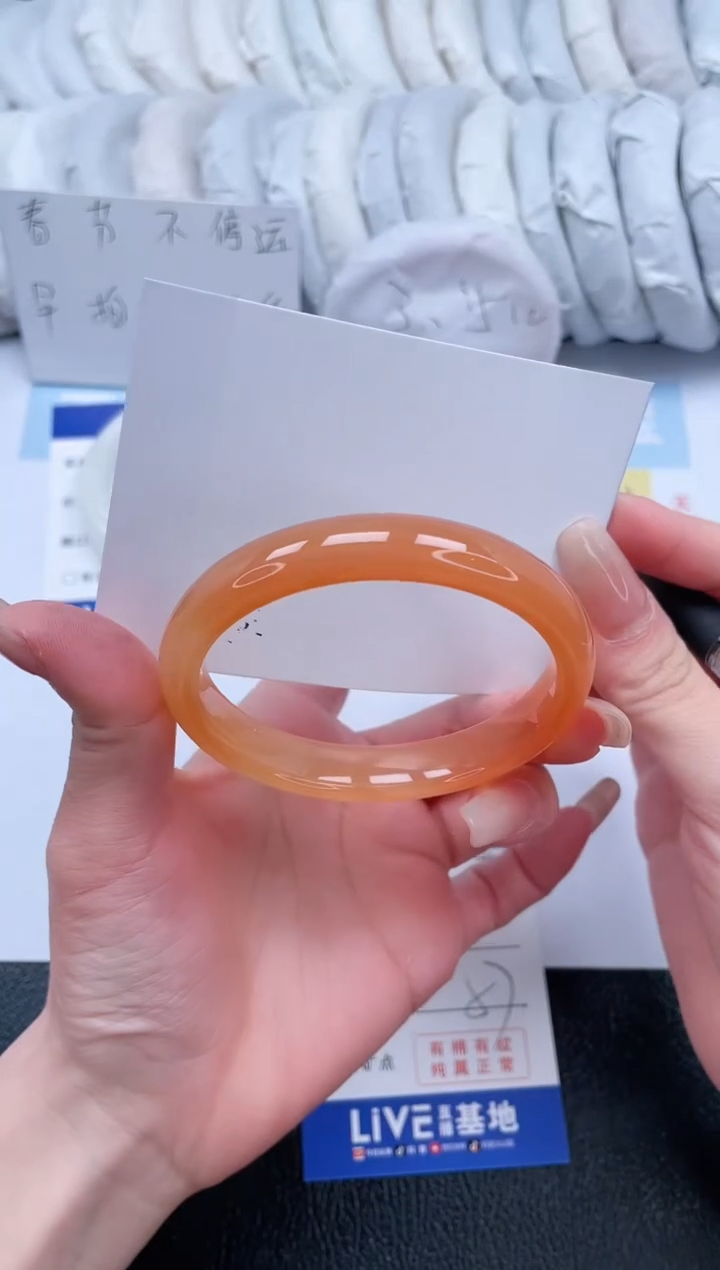 【闪购商品】石英质玉手镯未镶嵌T52-57