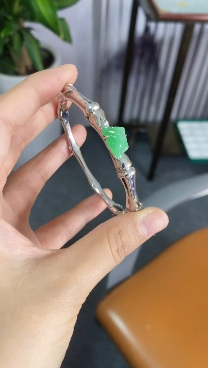 颈饰银S925镶嵌翡翠17675