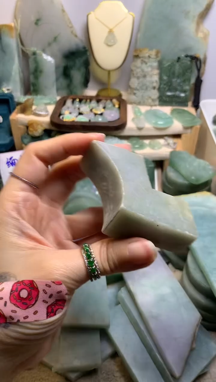 【闪购商品】翡翠挂件未镶嵌缅甸A货翡翠，没有运费险