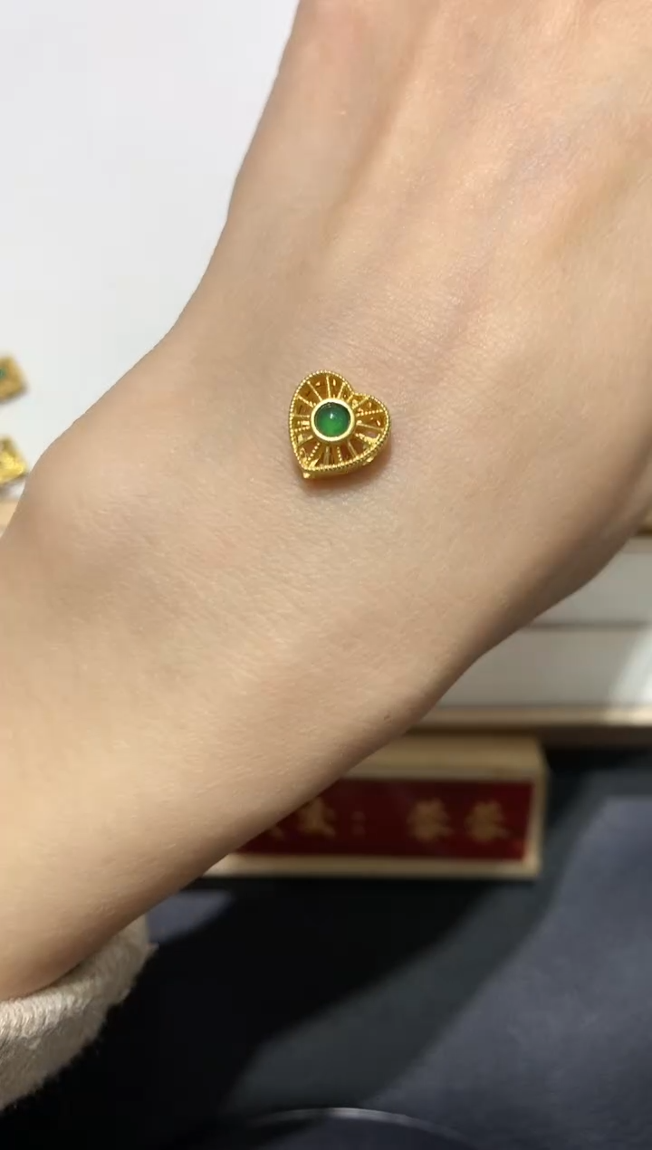 【闪购商品】翡翠吊坠(不含链)银S925镶嵌3多人多样性随机发货1件