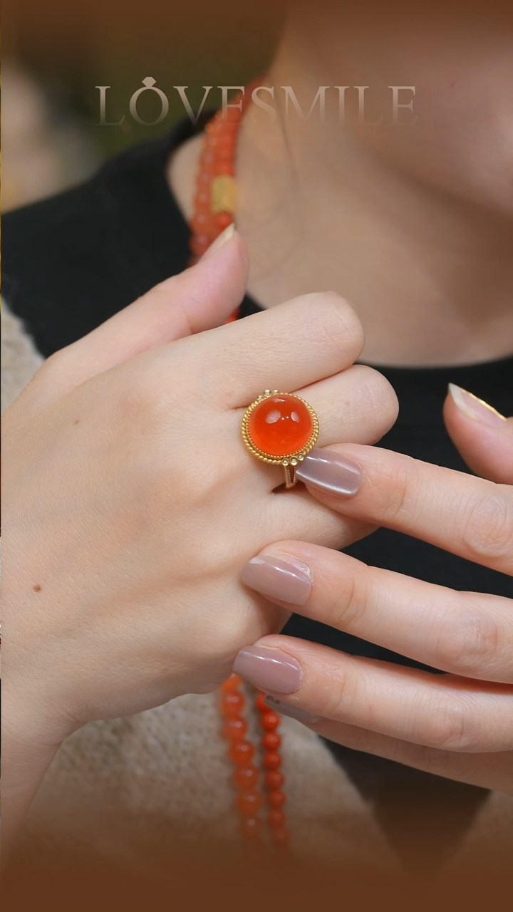 18K金镶嵌戒指南红玛瑙060