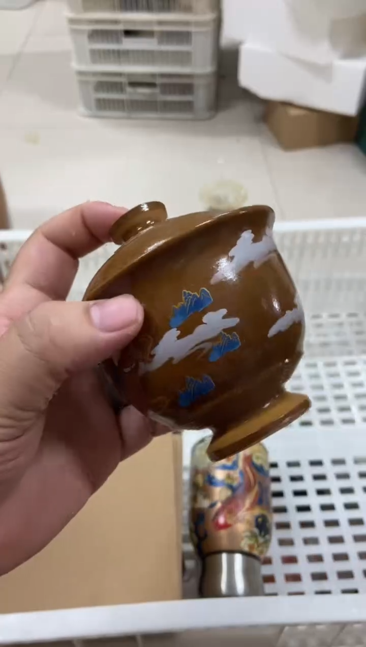 无运费险有瑕疵的摄影的产品有使用过的痕迹有点脏介意勿拍