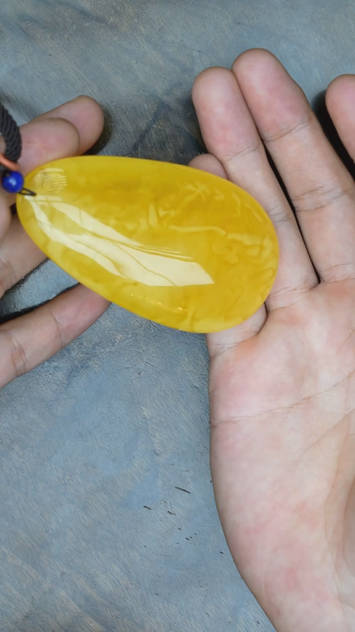 【闪购商品】琥珀裸石未镶嵌老蜡水滴吊坠