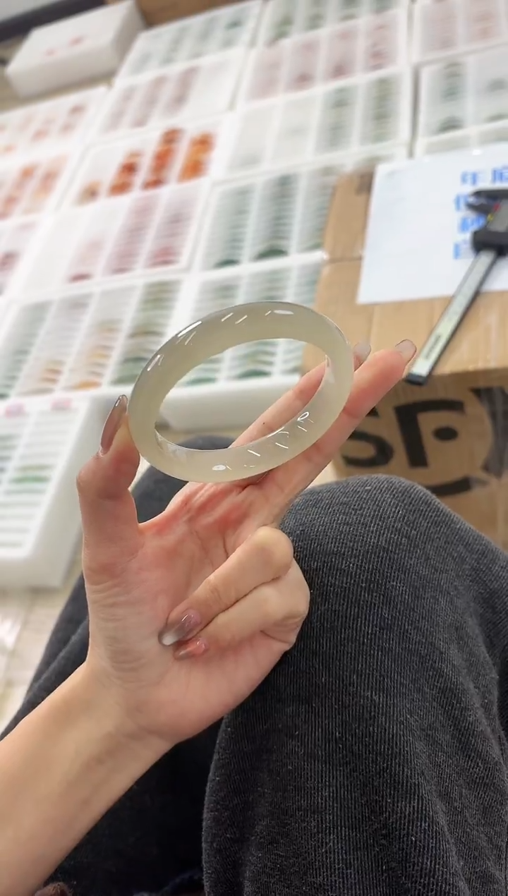 未镶嵌手镯石英质玉5-62D