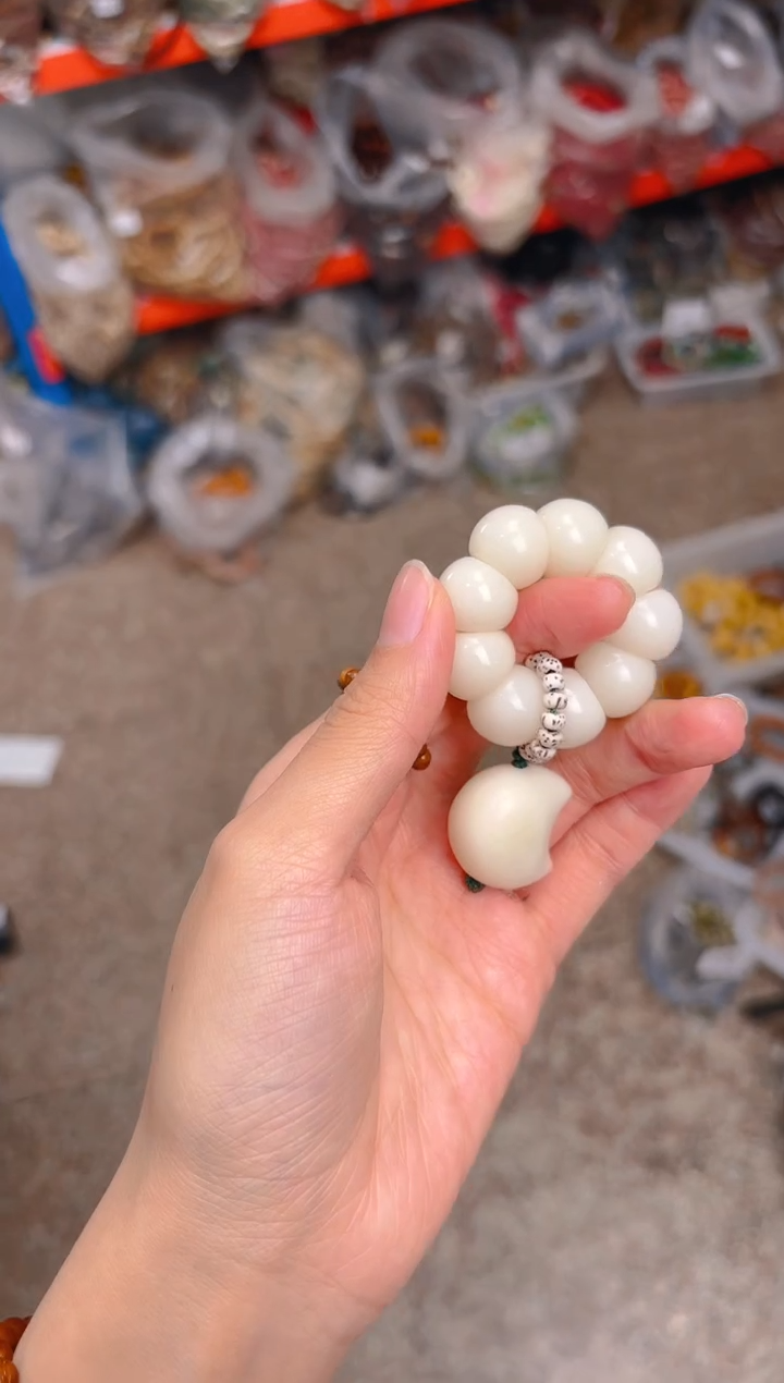 吊坠菩提根/象牙果荔枝栋手捻 月呀