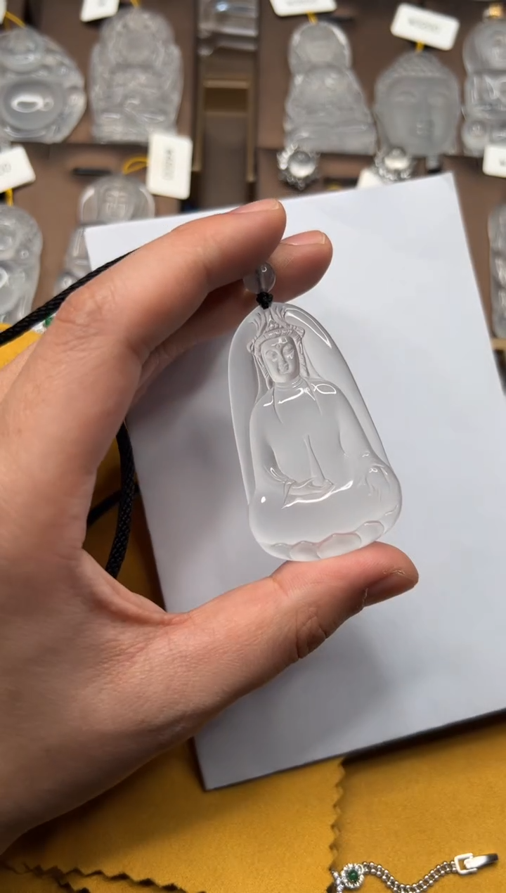 【闪购商品】石英质玉吊坠未镶嵌素衣观音