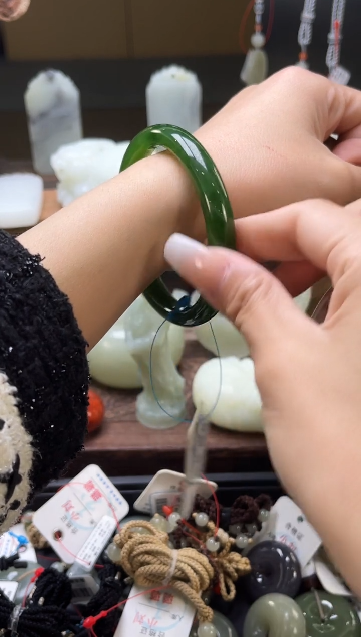 【闪购商品】和田玉手镯未镶嵌俄七冰底老料58圈9002213