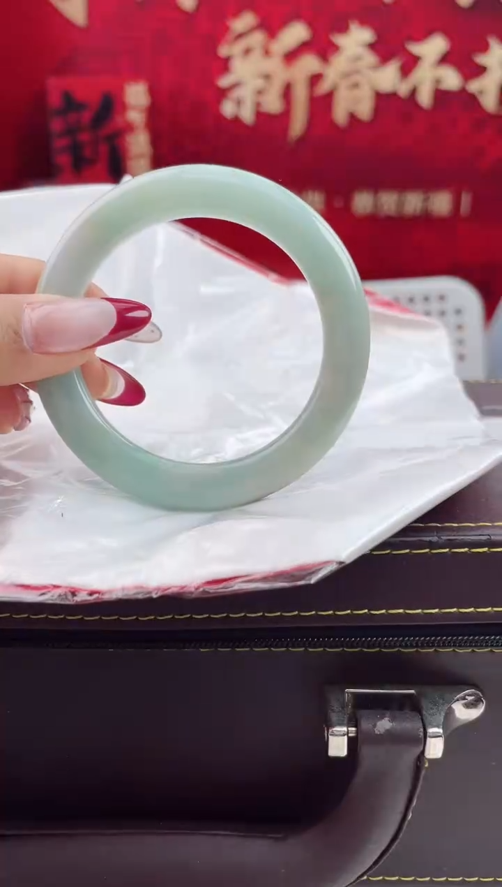 【闪购商品】翡翠手镯未镶嵌4翡翠手镯（微瑕）