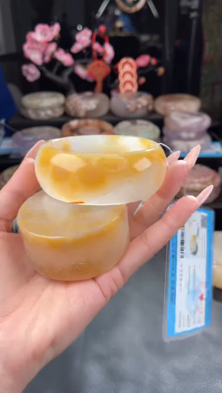 【闪购商品】石英质玉手镯未镶嵌66