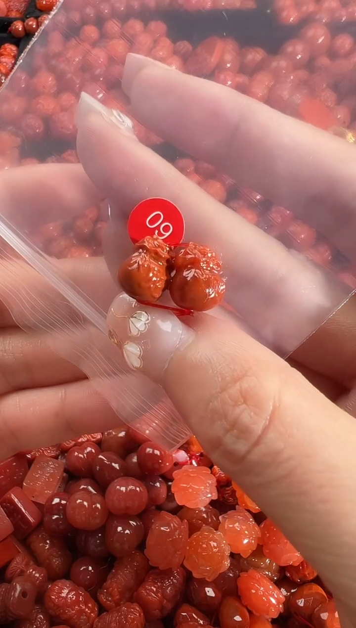 颈饰未镶嵌南红玛瑙1