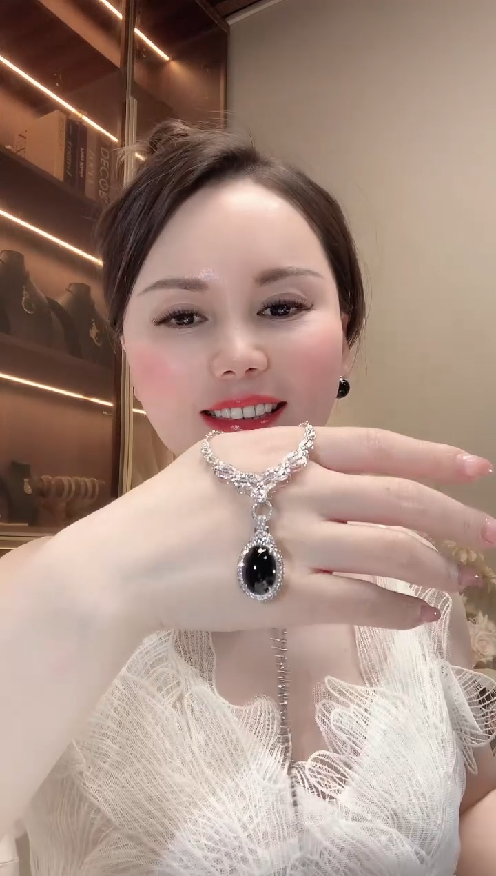 翡翠18K金镶嵌吊坠(不含链)D87
