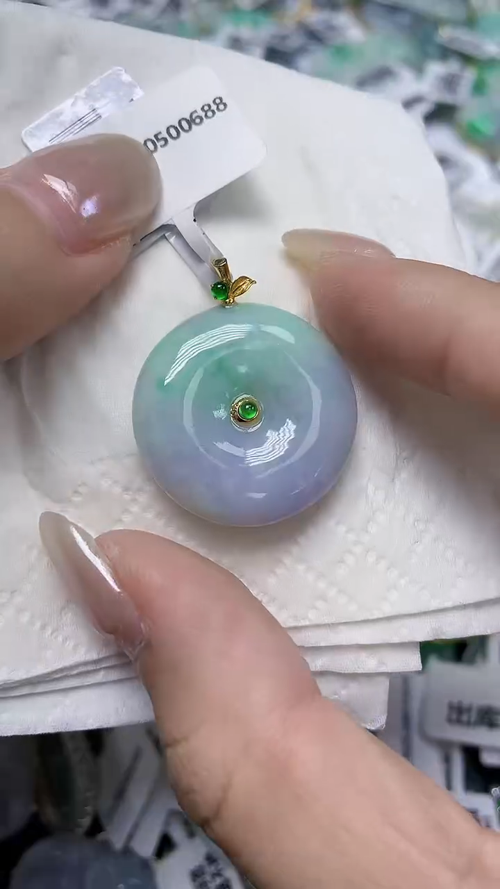 翡翠18K金镶嵌颈饰天然缅甸翡翠A货