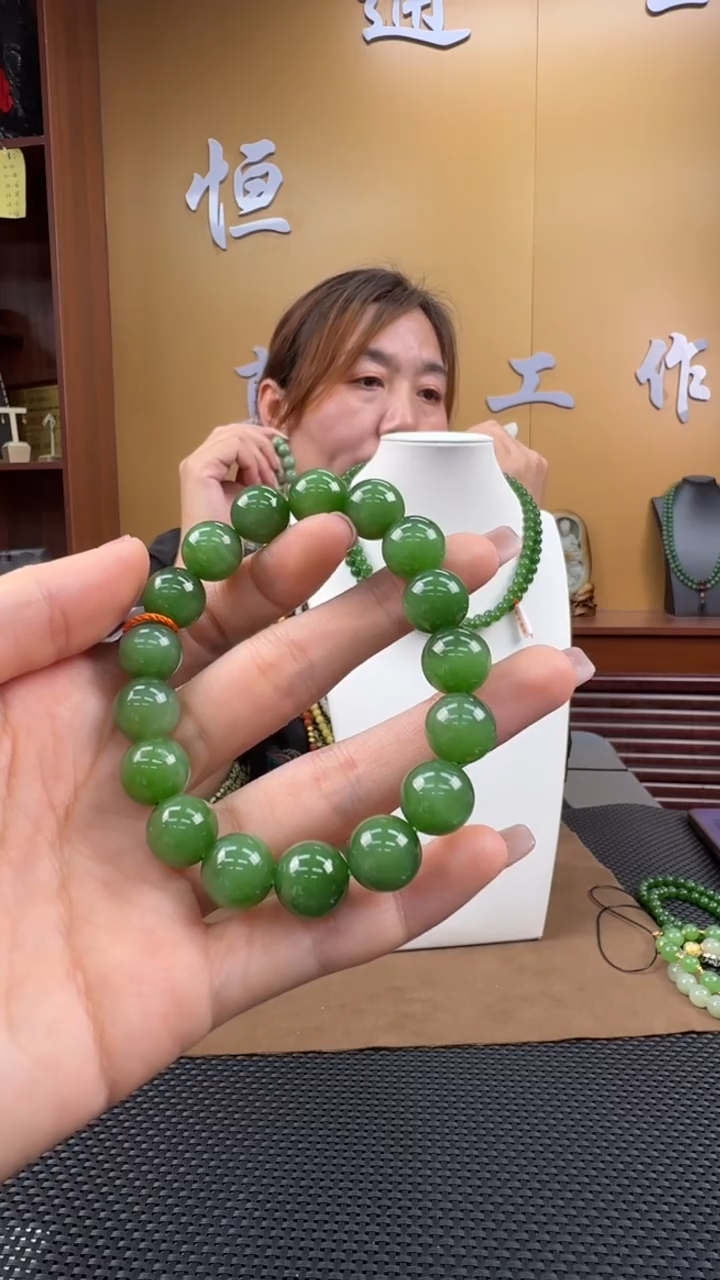 颈饰未镶嵌和田玉手串12mm