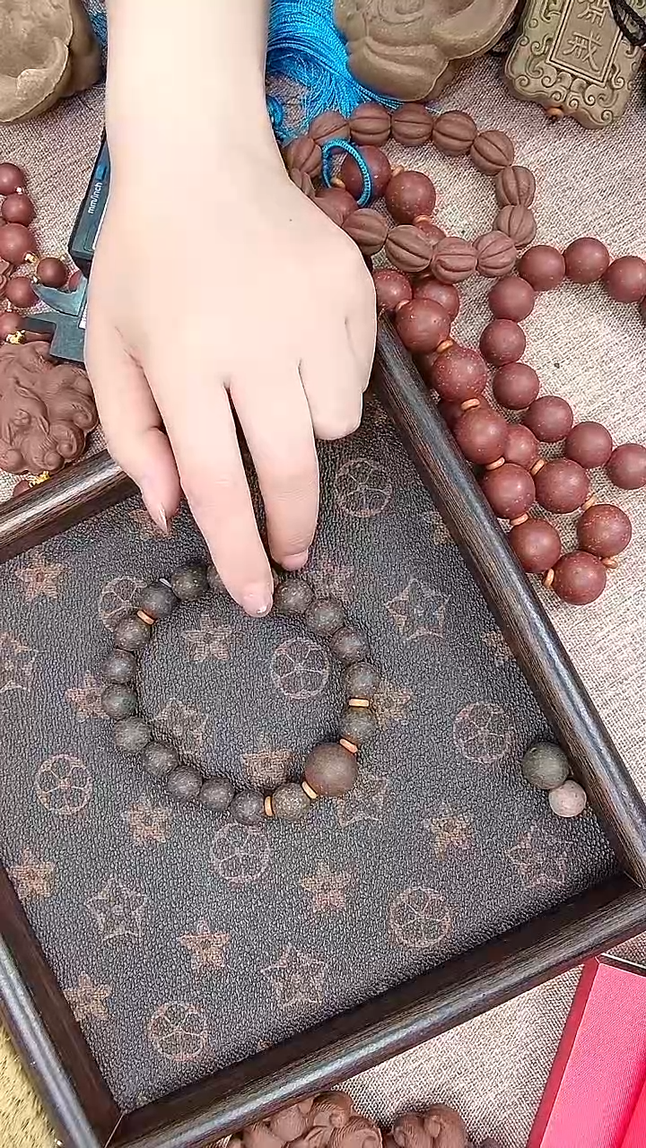 木桃园加御制龙涎手串