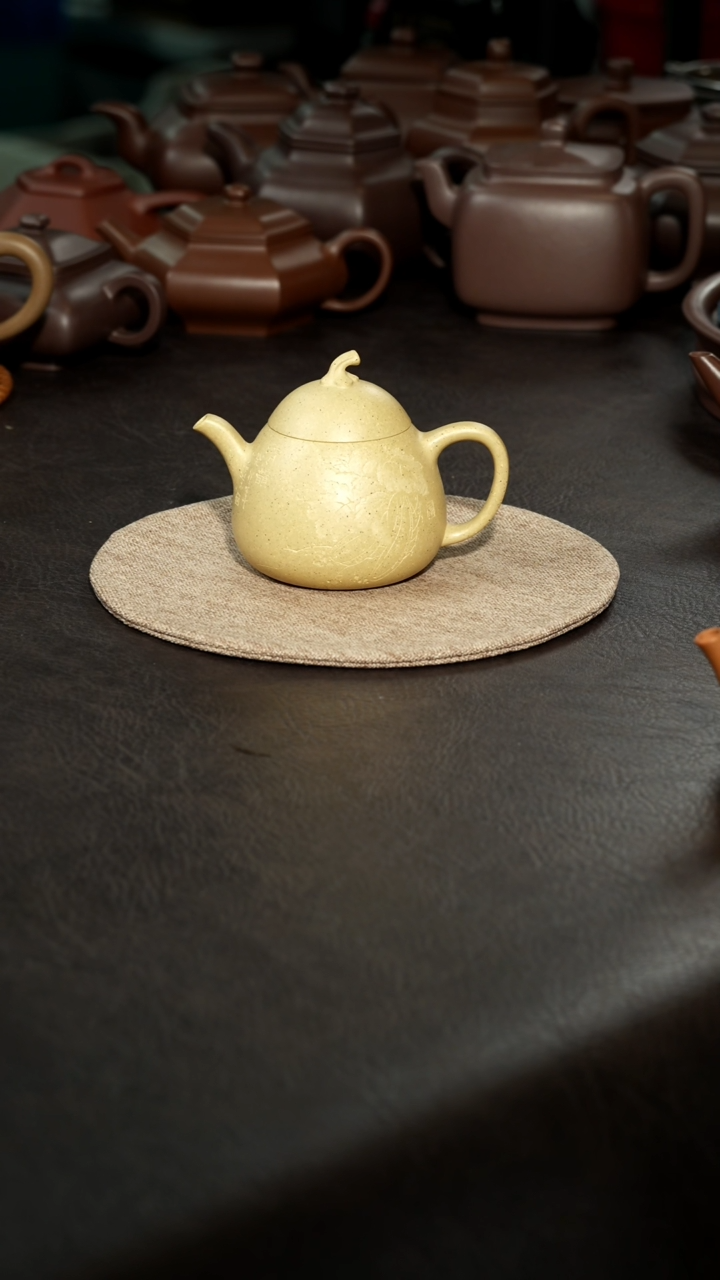 茶壶紫砂茄瓜，本山绿泥，140cc