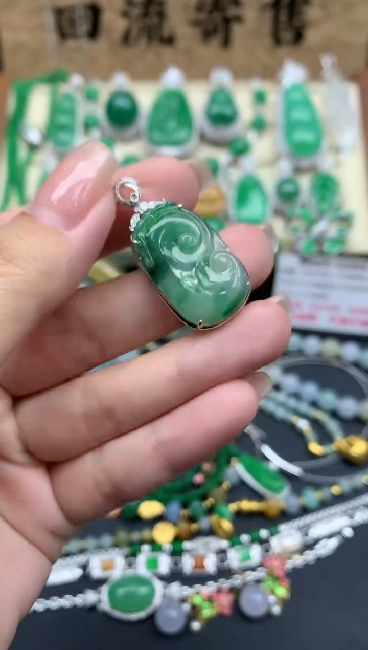 【闪购商品】翡翠颈饰18K金镶嵌335-中国好珍宝