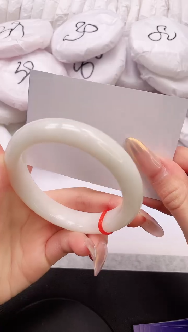 【闪购商品】和田玉手镯未镶嵌8K146-60