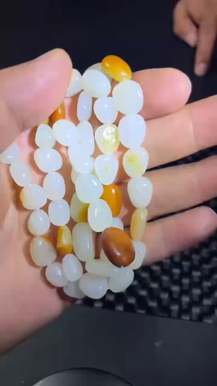 和田玉未镶嵌颈饰和田玉41