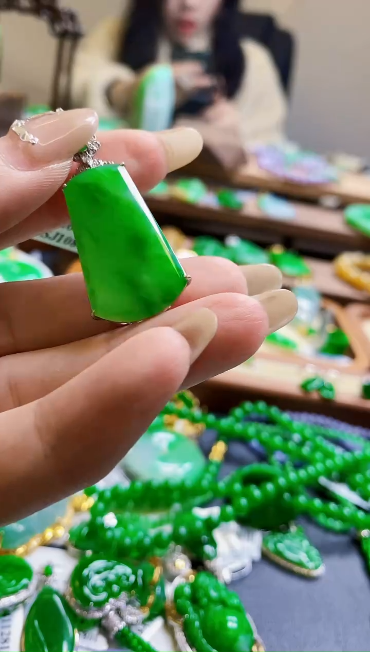 【闪购商品】定制翡翠18K金镶嵌无事牌