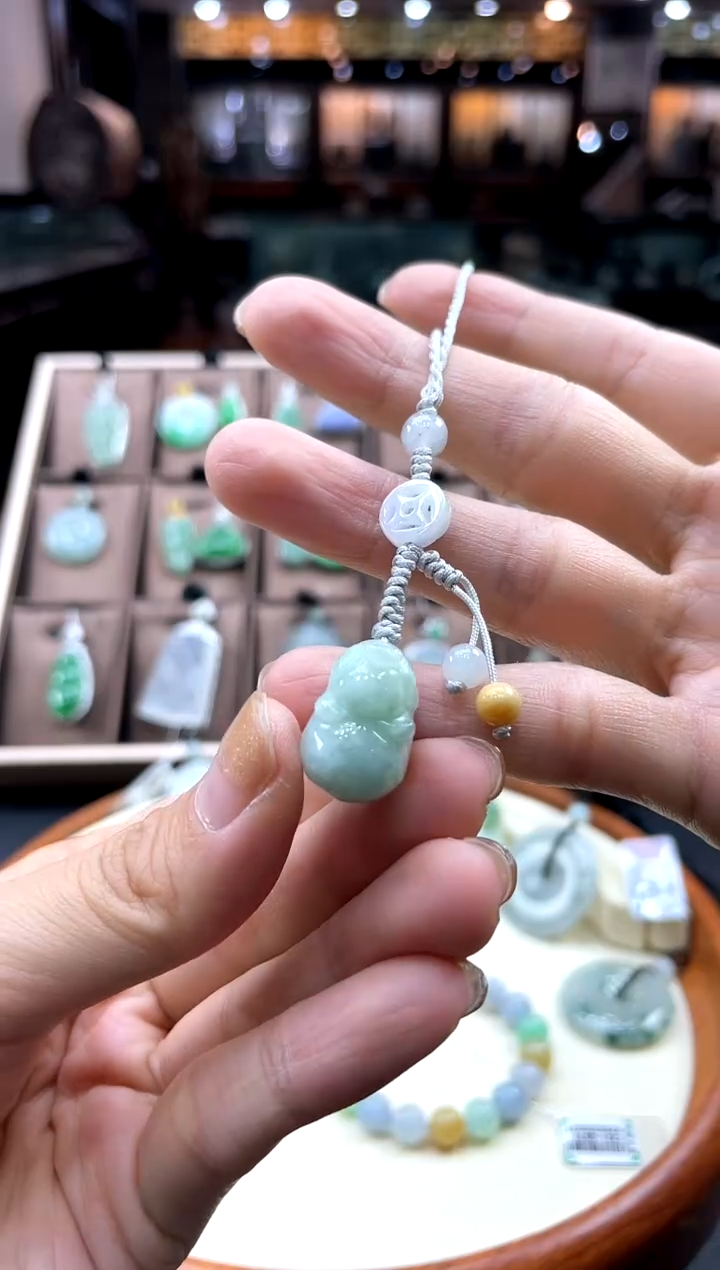 【闪购商品】翡翠挂件未镶嵌小猪